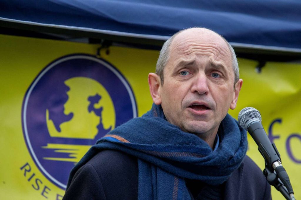 “كيف يمكننا أن نتبنى معاهدة أوروبا الاجتماعية واتفاق التمويل والمناخ لتغيير الحياة اليومية للأوروبيين؟ »