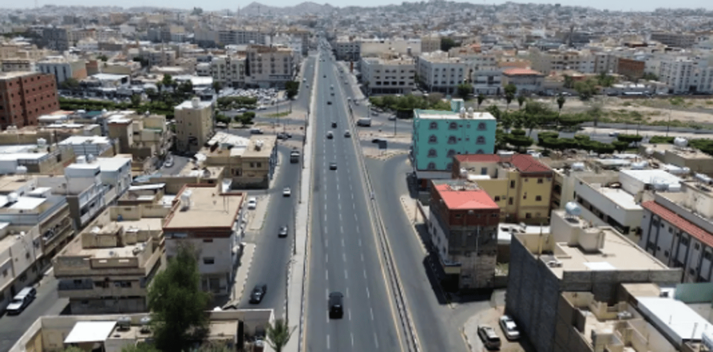 أمانة الطائف ترفع كفاءة شبكة الطرق لتسهيل تدفق المركبات بالشوارع