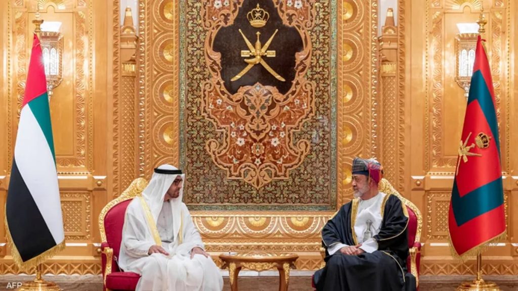 سلطان عمان يصل الإمارات في زيارة دولة