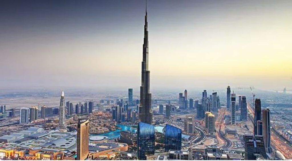 حكومة دبي تمدد فترة «العمل عن بُعد» غدًا بسبب سوء الأحول الجوية