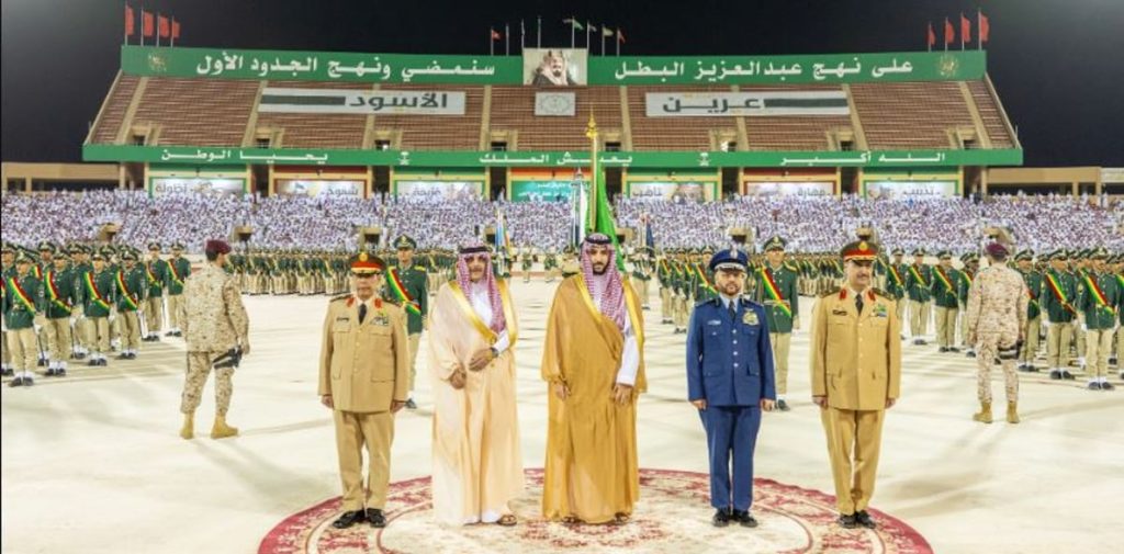 وزير الدفاع لطلبة كلية الملك عبدالعزيز الحربية: أسأل الله أن تكونوا درعًا حصينًا للوطن