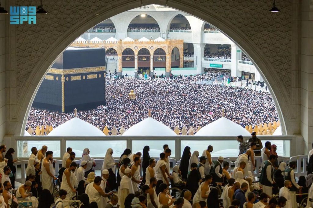 السديس يوجه بضرورة تعزيز تجربة إثراء قاصدي وزائري الحرمين في يوم الجمعة