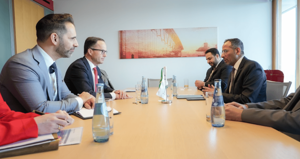 وزير الصناعة يلتقي عدداً من مسؤولي الشركات العالمية بمدينة هانوفر الألمانية