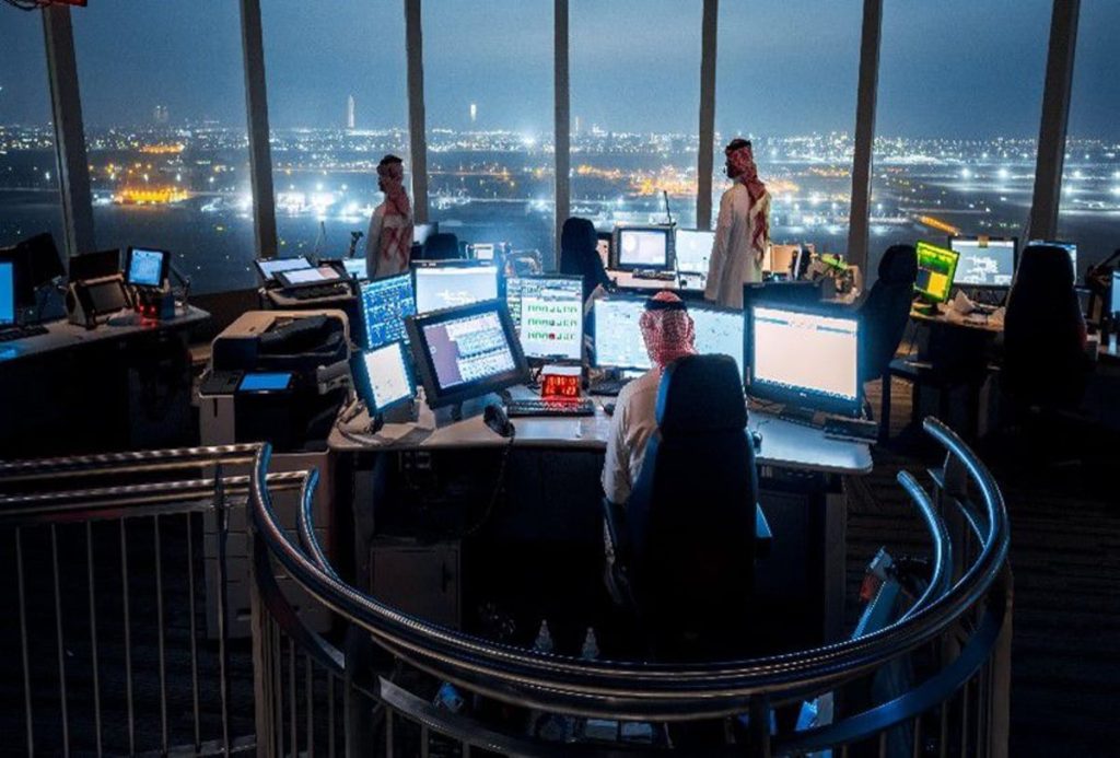 98 ألف رحلة خلال رمضان وإجازة العيد.. المراقبون الجويون: أعين يقظة لضمان سلامة المسافرين