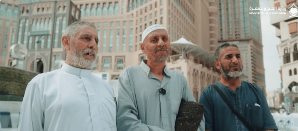 عيد بساحات الحرم.. معتمرون يهنئون المملكة بكلمات مؤثرة