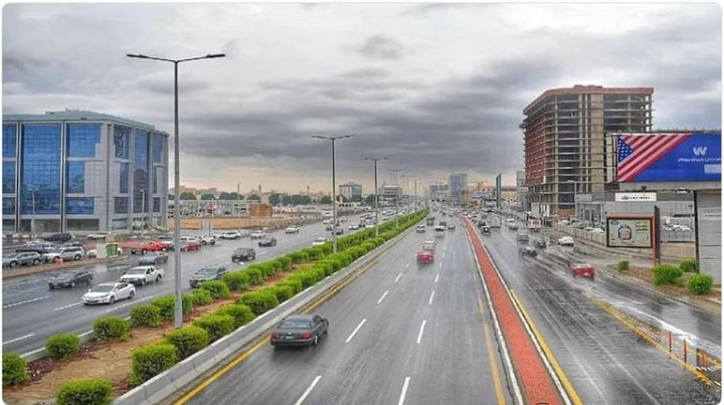 طقس الإثنين.. أمطار رعدية مصحوبة برياح نشطة وزخات من البرد على عدة مناطق