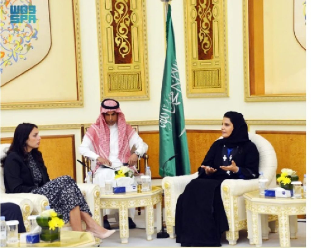 مساعد رئيس مجلس الشورى تلتقي بوفد من كبار مساعدي ومستشاري أعضاء الكونجرس الأمريكي