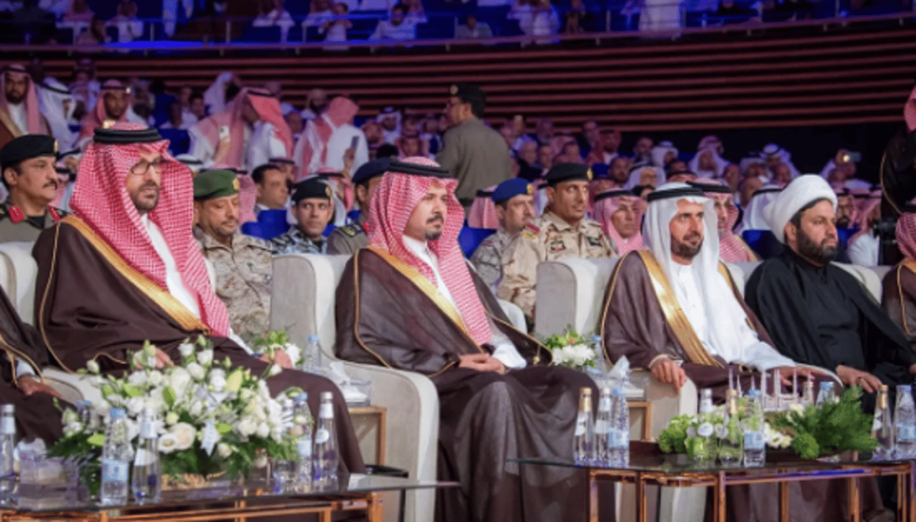 أمير المدينة المنورة يرعى حفل النسخة الأولى لمنتدى العمرة والزيارة