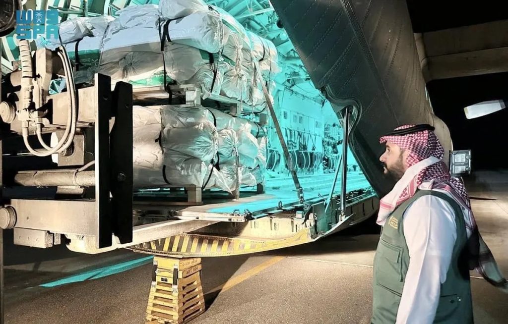 وصول الطائرة الإغاثية السعودية الـ47 لإغاثة الشعب الفلسطيني في قطاع غزة