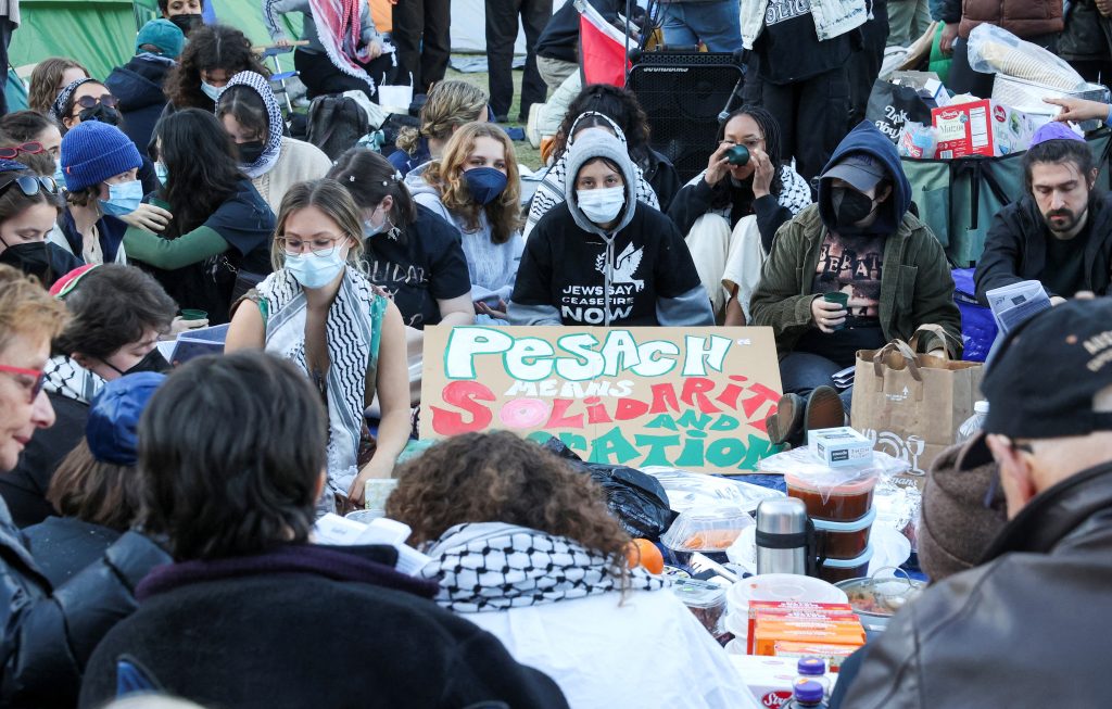 البيت الأبيض: بايدن يدعم حرية التعبير في الجامعات الأميركية