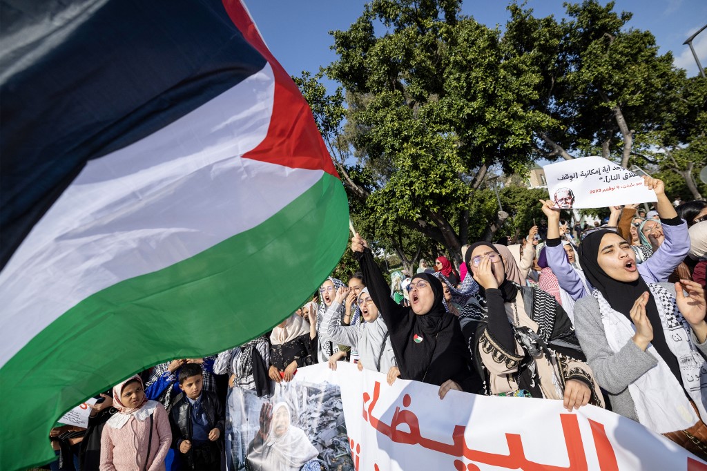 مسيرة كبيرة في المغرب تضامنا مع الفلسطينيين ورفضا للتطبيع