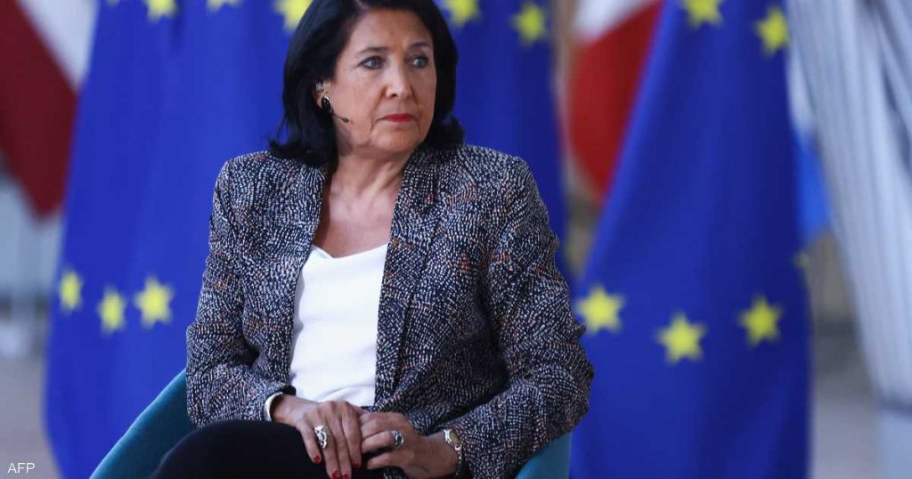 رئيسة جورجيا: أدعو ماكرون لإخراج القوقاز من النفوذ الروسي