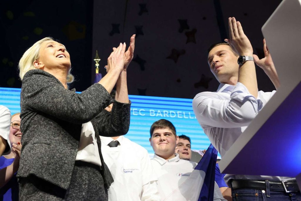 في هينان بومونت، قام جوردان بارديلا بهجوم مضاد في اليوم التالي لمناظرته مع غابرييل أتال