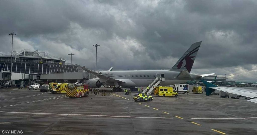 إصابات على من طائرة قطرية بسبب “المطبات”