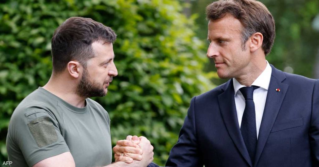تصعيد مع موسكو.. فرنسا قد ترسل مدربين عسكريين لأوكرانيا