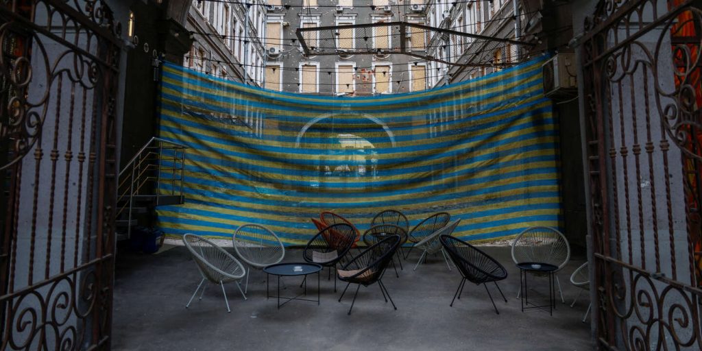 مباشر الحرب في أوكرانيا: القوات الروسية تتكبد “خسائر فادحة” في منطقة خاركيف، كما يقول فولوديمير زيلينسكي