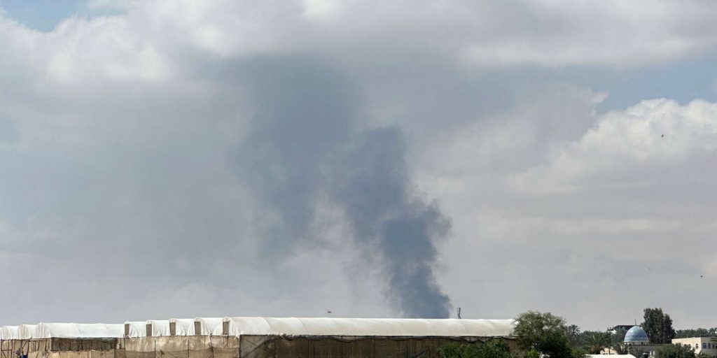 مباشر الحرب بين إسرائيل وحماس: الجيش الإسرائيلي يقول إنه سيطر على ممر استراتيجي على الحدود بين قطاع غزة ومصر