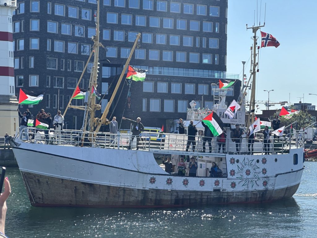السويد.. سفينة “حنظلة” ترسو في مالمو عشية الاحتجاج على مشاركة إسرائيل في يوروفيجن