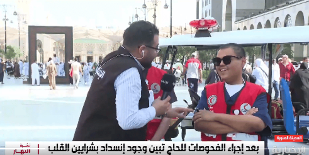 متطوع بالهلال الأحمر لخدمة ضيوف المسجد النبوي: "دعاء المعتمرين والزوار أكبر دعم لنا"