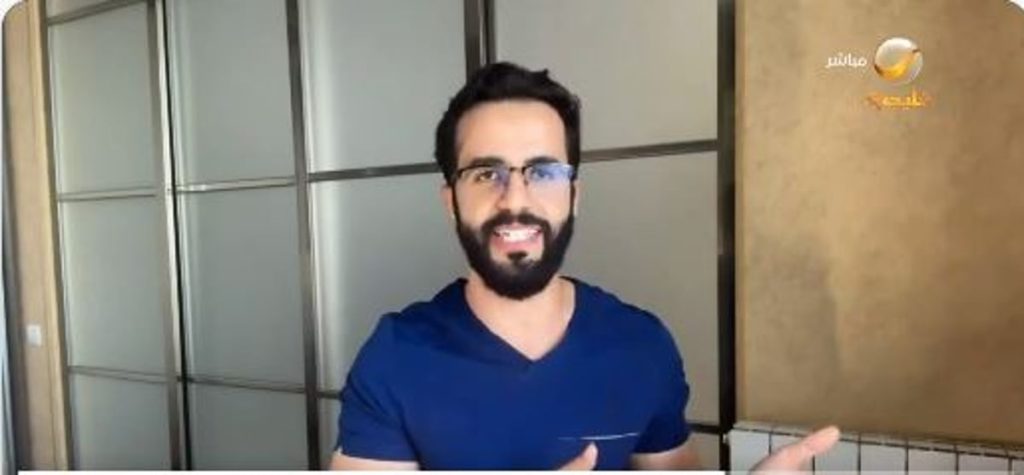 بالفيديو.. مختص: متلازمة «هز القدم» منتشرة حول العالم.. وغالبية الحالات لا تحتاج تدخل طبي