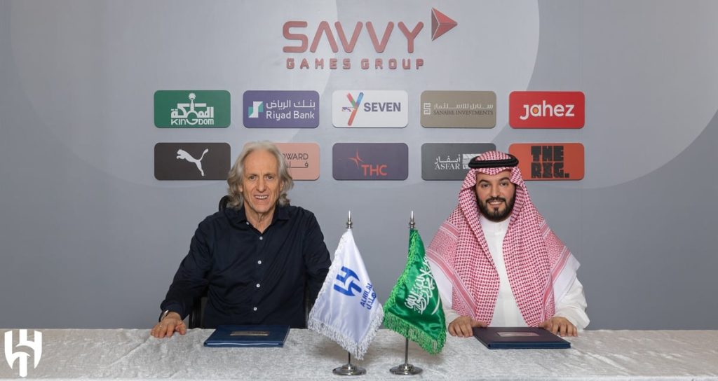 صور| الهلال يعلن تمديد تعاقده مع جيسوس لموسم واحد