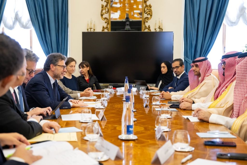 وزير الاقتصاد يبحث فرص التعاون مع نظيره الإيطالي