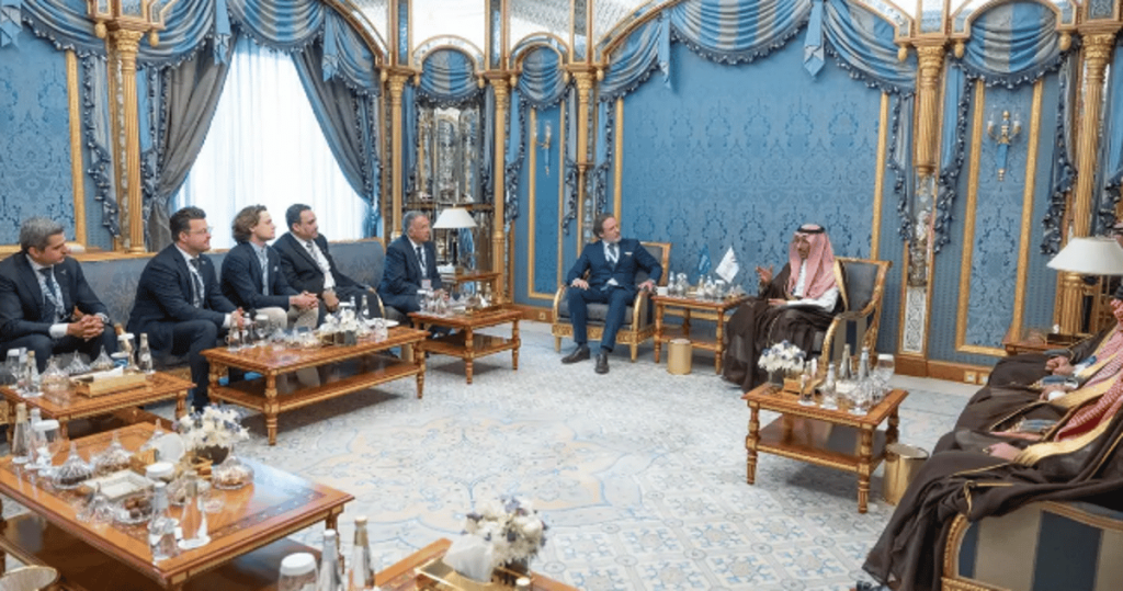 الخريف يبحث تعزيز التعاون في قطاع صناعة الطيران مع عدد من رؤساء الشركات العالمية