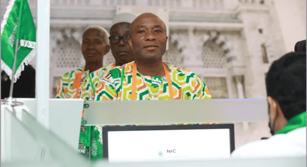 حجاج كوت ديفوار يشيدون بمبادرة "طريق مكة"