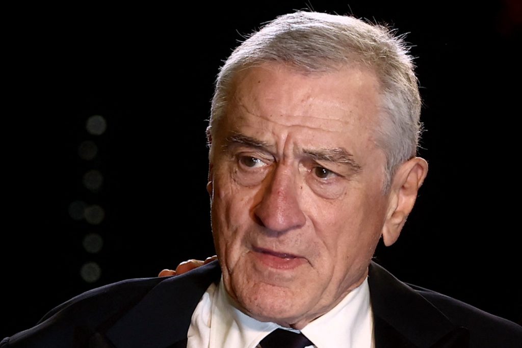 رغم تأكيد صحيفتين إسرائيليتين.. دي نيرو ينفي مهاجمة متظاهرين داعمين لفلسطين