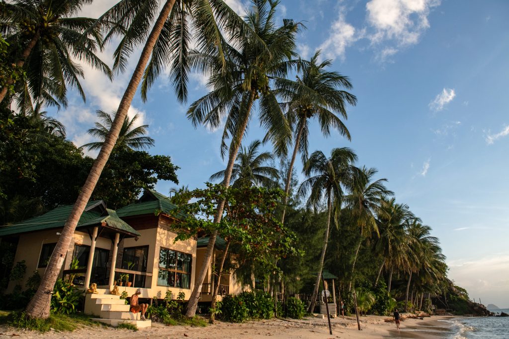 “لسنا خجولين”.. إسرائيليون فروا من الحرب واستقروا في تايلاند