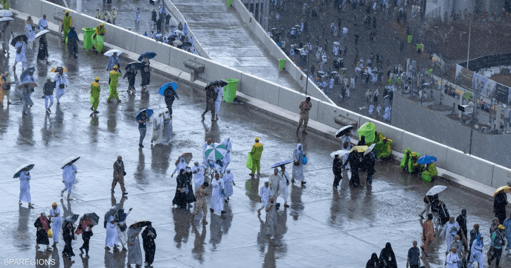 فيديو وصور.. هطول أمطار على المشاعر المقدسة