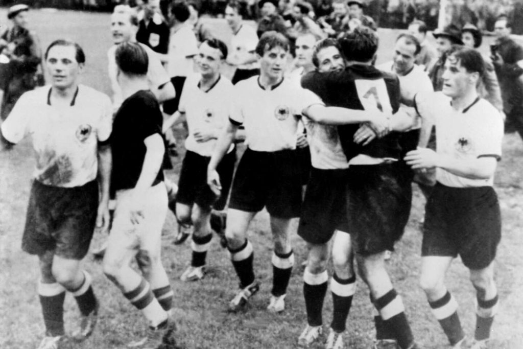 من “معجزة 1954” إلى أزمة نموذج كرة القدم كمرآة للمجتمع الألماني