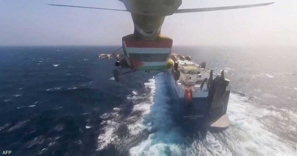 الحوثيون يعلنون شن هجمات على سفينتين ومدمرة أميركية