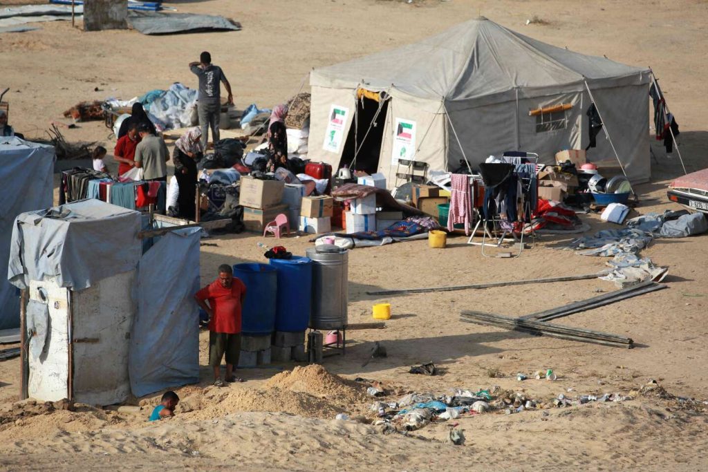 اللجنة الدولية للصليب الأحمر تعلن مقتل 22 شخصا في غارة قرب مكتبها في غزة