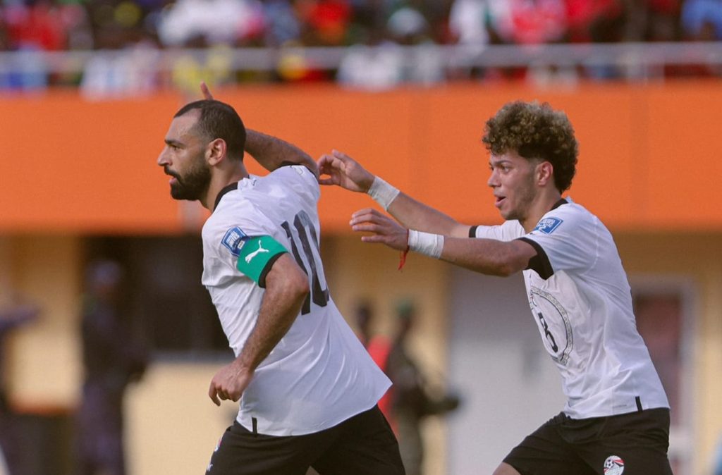 هل رفض صلاح التبديل في مباراة مصر وغينيا بيساو؟