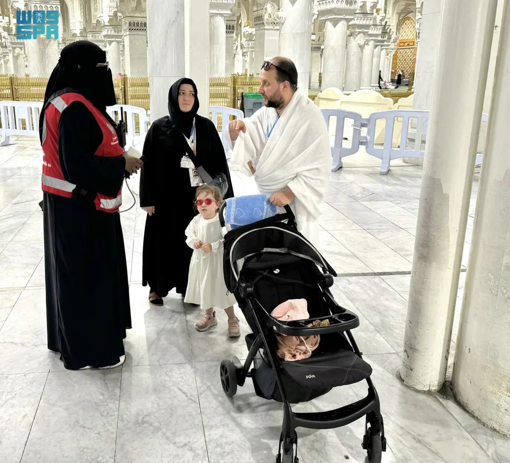 متطوعتان لخدمة ضيوف الرحمن: حلم طفولتنا أضحى حقيقة