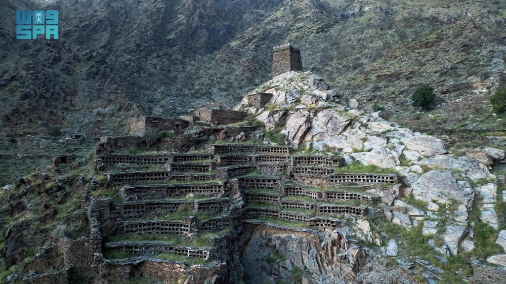 ميسان أرض التاريخ والطبيعة والمصدر الأول لعسل الجبال