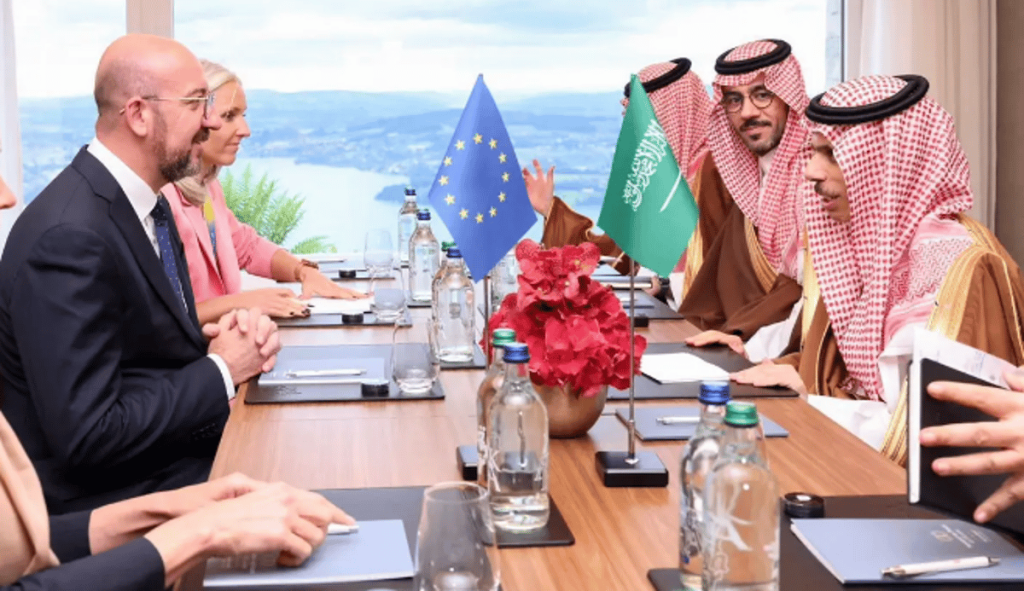 وزير الخارجية يلتقي رئيس المجلس الأوروبي ويستعرضان تعزيز العلاقات الثنائية