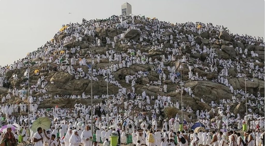 متحدث «المواصفات» يوضح المعايير الواجب توافرها في مظلات وكمامات الحجاج