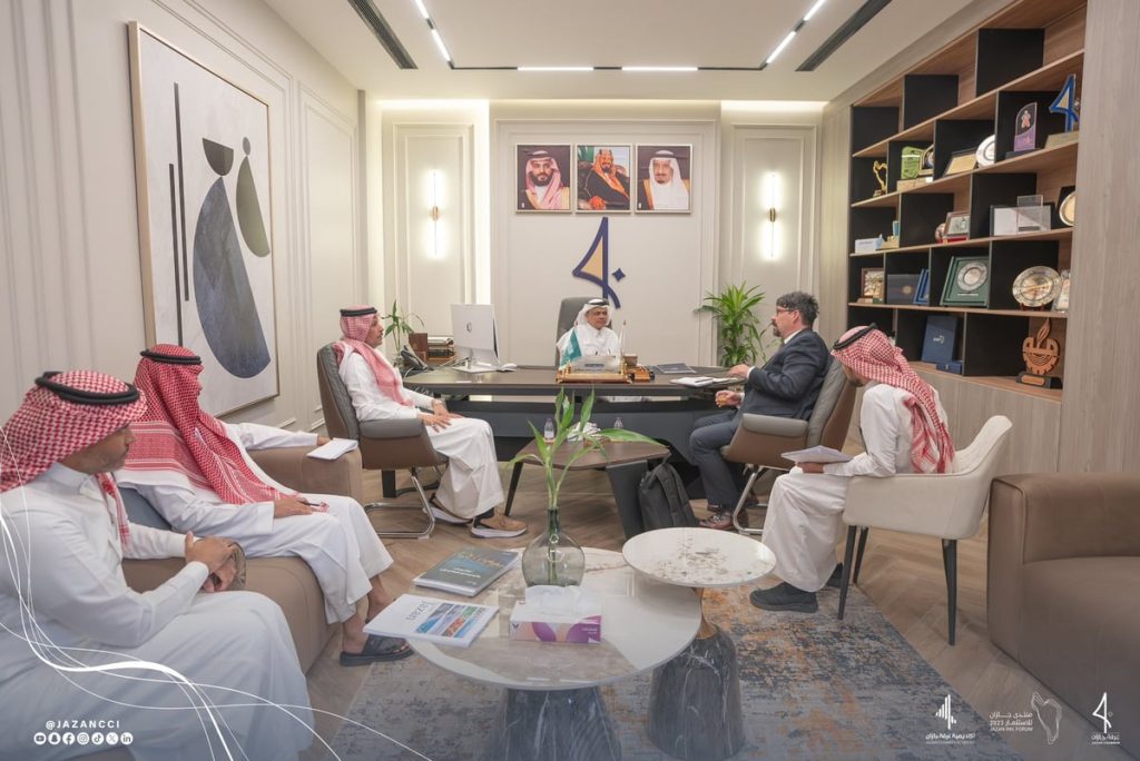 وفد من السفارة الكندية بالمملكة يزور غرفة جازان
