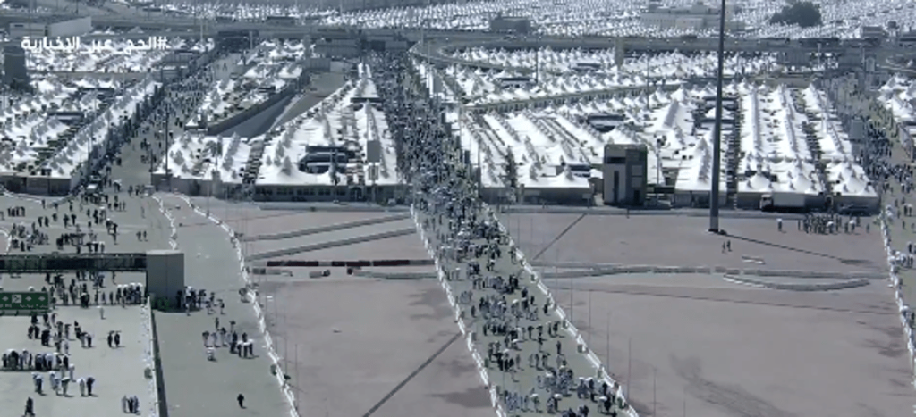 لقطات جوية لتوافد الحجيج إلى منشأة الجمرات ثاني أيام التشريق