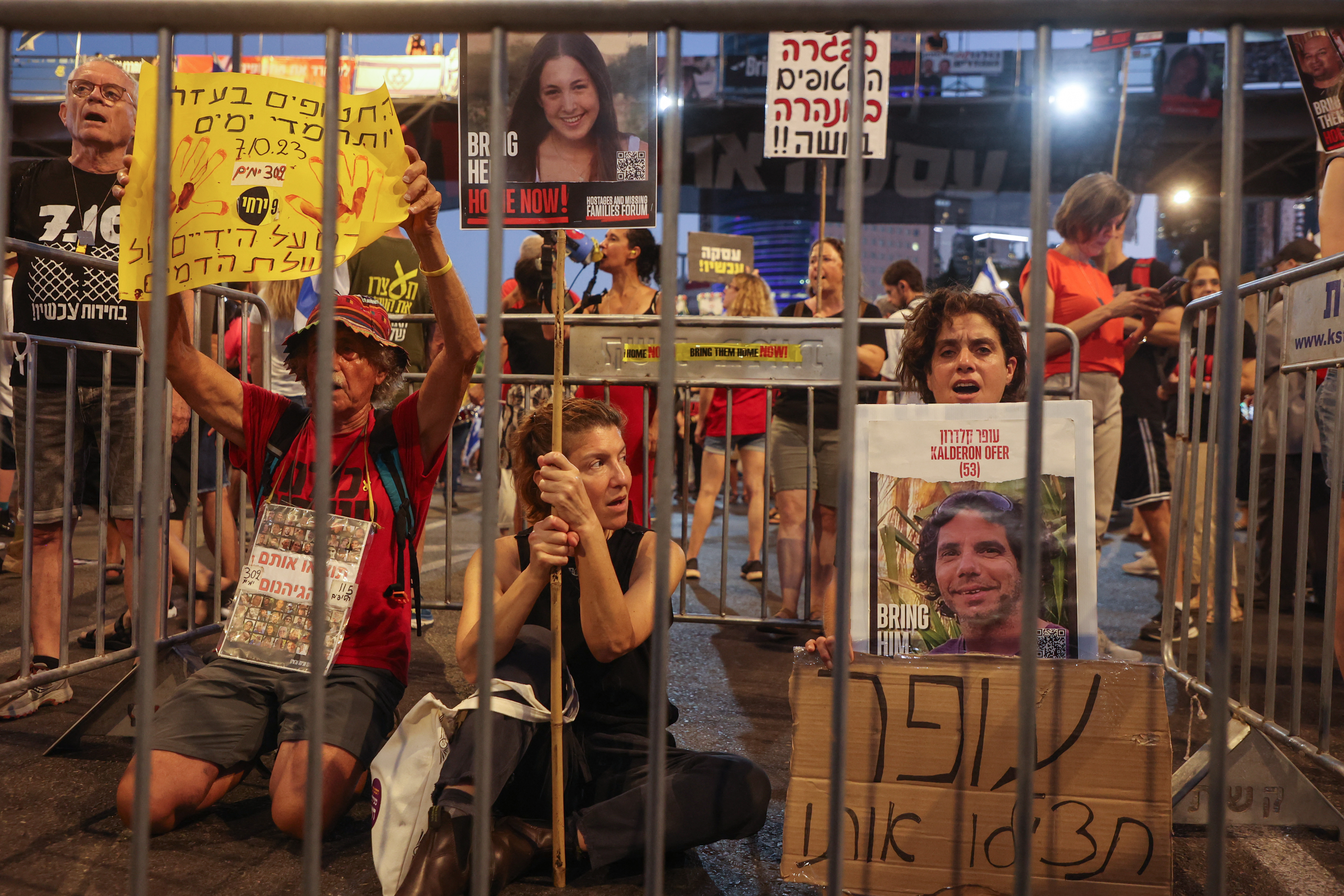 56 بالمئة من الإسرائيليين يؤيدون التوصل إلى اتفاق لإطلاق سراح جميع الرهائن وإنهاء الحرب في غزة