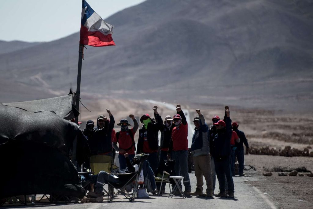 في تشيلي، بدأ أكبر منجم للنحاس في العالم إضرابًا عن العمل