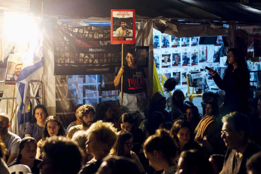 كيف يتحدى بنيامين نتنياهو وحلفاؤه الحاكمون في إسرائيل عقيدة إنقاذ الرهائن؟