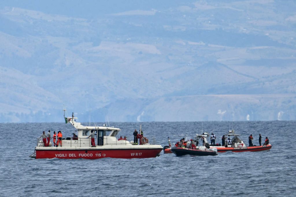 ارتفاع عدد القتلى إلى خمسة بعد العثور على أربع جثث بين الحطام