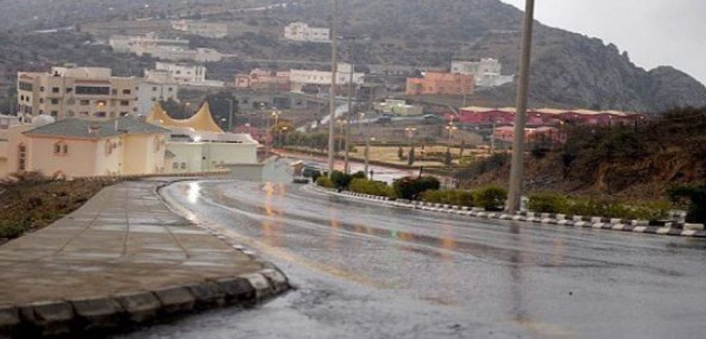 أمطار متفرقة من متوسطة إلى غزيرة على منطقة الباحة