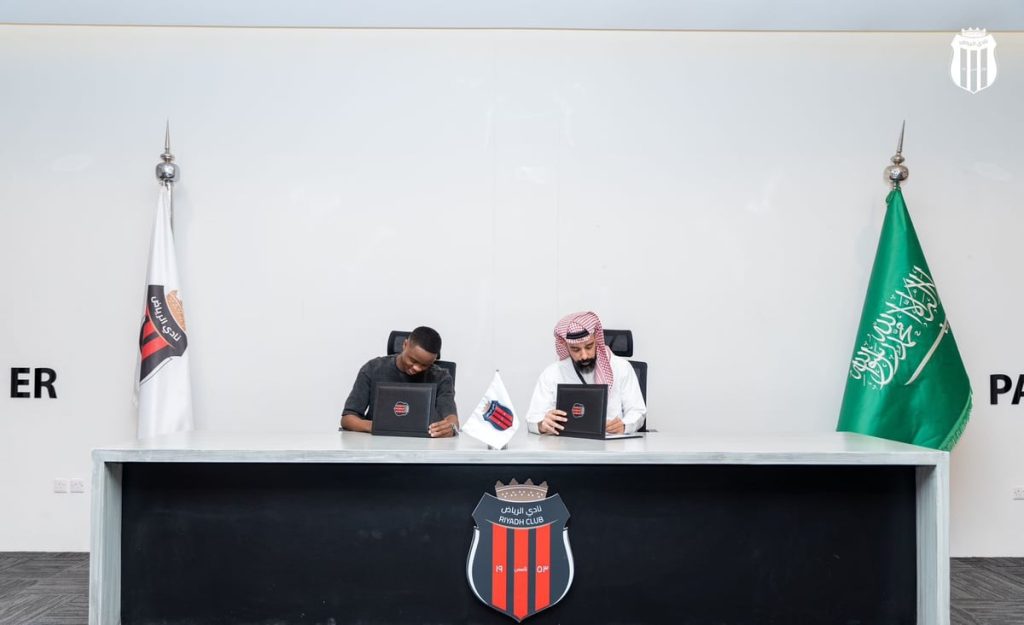 محمد صهلولي ينضم رسميًا لنادي الرياض بعقد يمتد لثلاثة مواسم