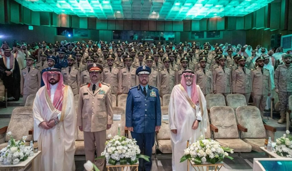 «الرويلي» يرعى حفل تخريج الدورة الـ 11 للتأهيل العسكري للأطباء الجامعيين