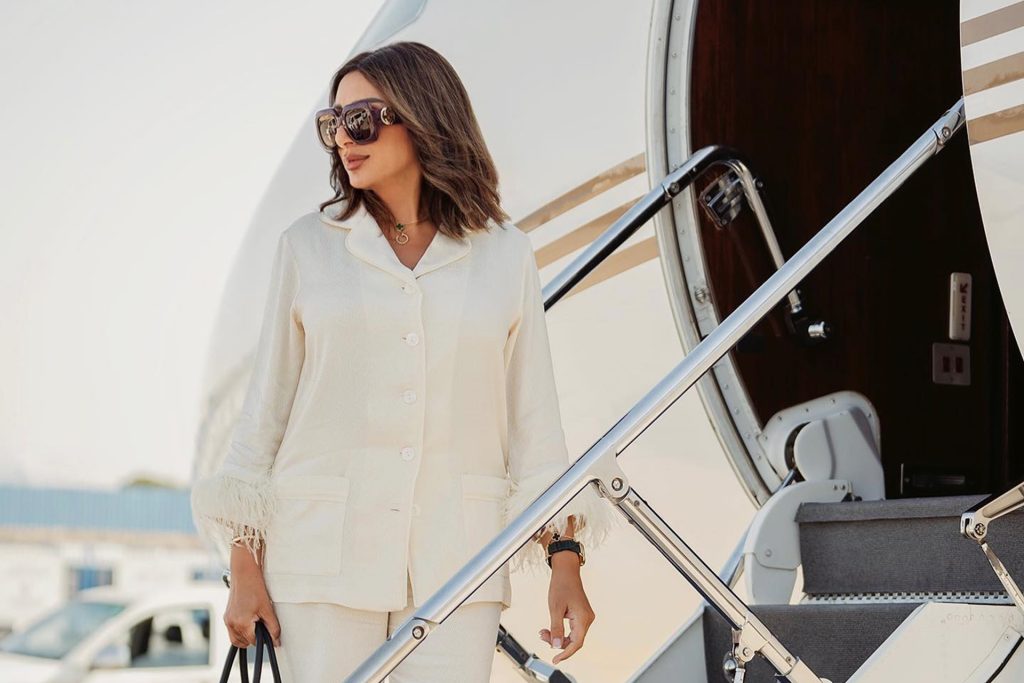 هل تعيش أنغام في عالم مواز؟.. قراءة في كلمات ألبومها الجديد “تيجي نسيب”