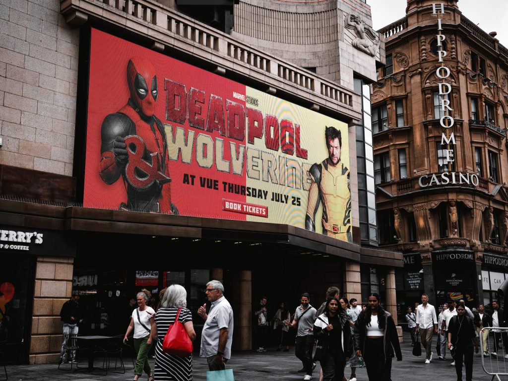 بعد تحقيقه أرقاما قياسية.. “ديدبول وولفارين” يتطلع لحصد جوائز كبرى في الأوسكار